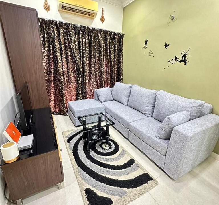 Sungai Buloh Apartment | Harryna Homestay Damansara Damai
