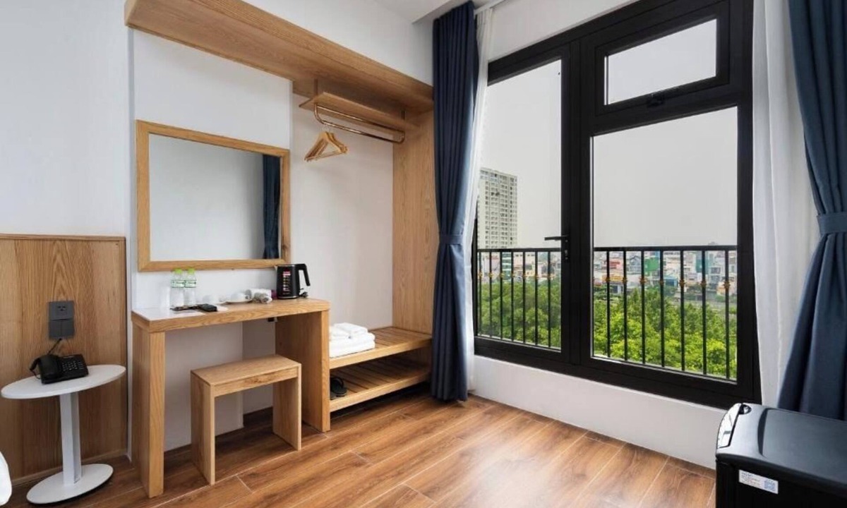 District 4 Hotel | Haven Hut Riverside Hotel