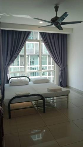 Seri Kembangan House | He and Me Homestay