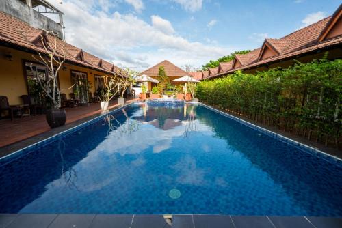 Kampot Hotel | Hello Kampot Resort