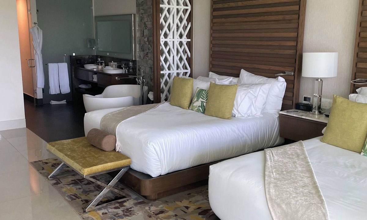Playa Mujeres House | HIGH END Cancún Resort! 5 star !3-bedroom with Roof top deck with Jacuzzi!