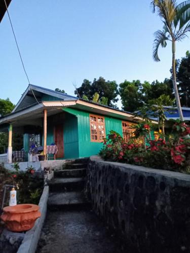 Hombel House | Hobbit Hill