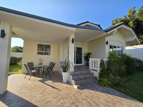 Phla House | Holiday Home Close to Beach and UTapao Airport