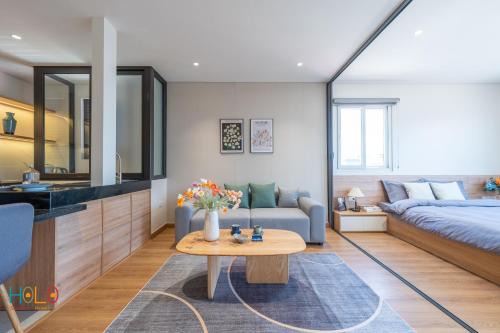 Cong Vi House | HoLo Giang Vo Hanoi - Serviced HomeStay