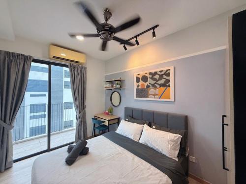 Petaling Jaya Apartment | Homely 7PX Emporis KD, Near IOI Mall, Segi Uni, Thompson Hospital & MRT KD