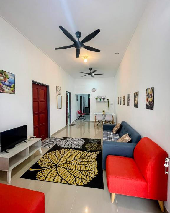 Kampung Tanjung Mas House | Homestay CikguMa 2 - WiFi & Netflix