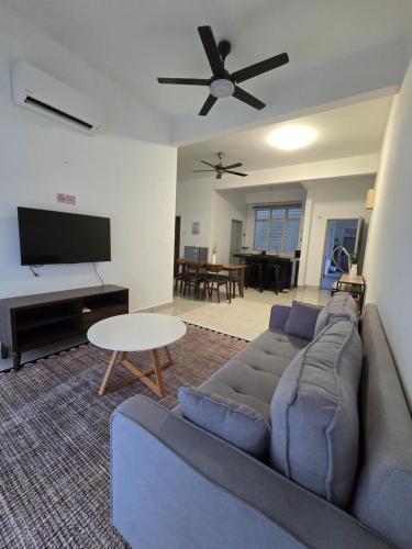 Sepang Apartment | Homestay D'Casa, Apartment In Sepang, KLIA