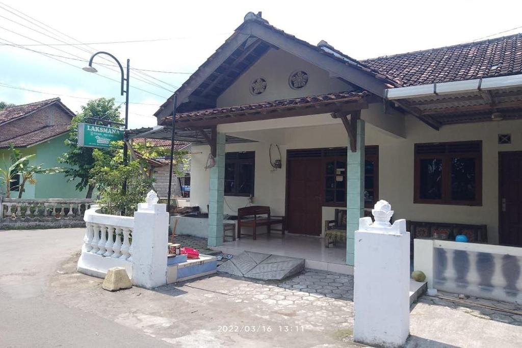 Prambanan House | Homestay Damandiri Prambanan Syariah