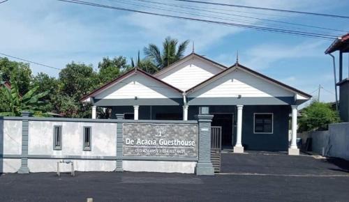 Kampung Pengkalan Maras House | Homestay De Acacia Rumah Melur