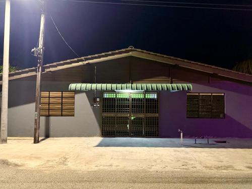 Kuala Terengganu House | Homestay De Acacia Rumah Nyatuh