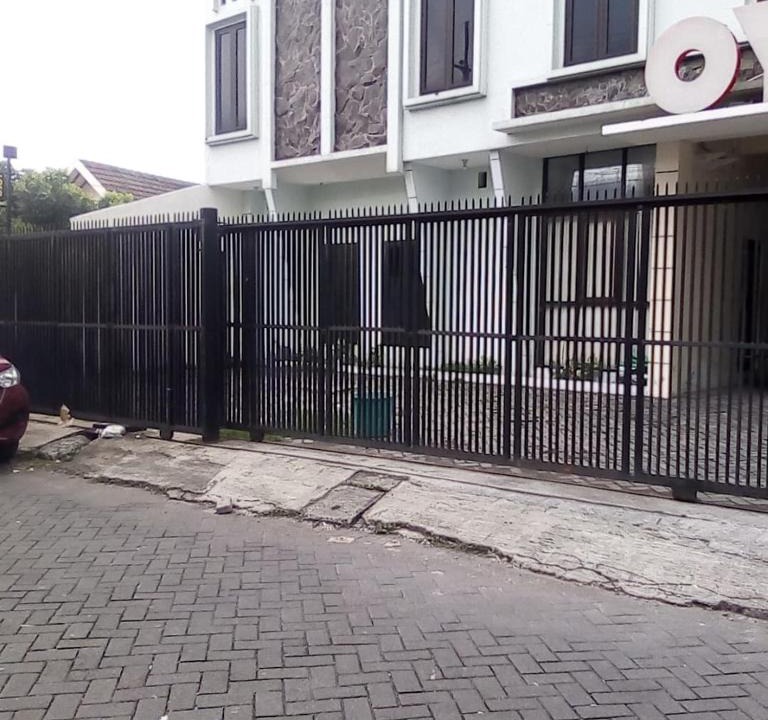 Surabaya House | Homestay