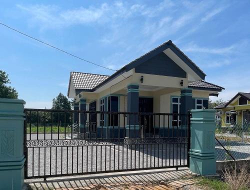 Kusial House | Homestay Kaiyisah