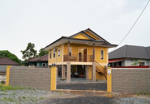 Bukit Rambai House | Homestay Pondok Qaseh NH Tanjung Minyak Klebang