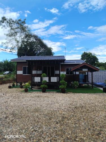 Gua House | Homestay Teratak D'Desa