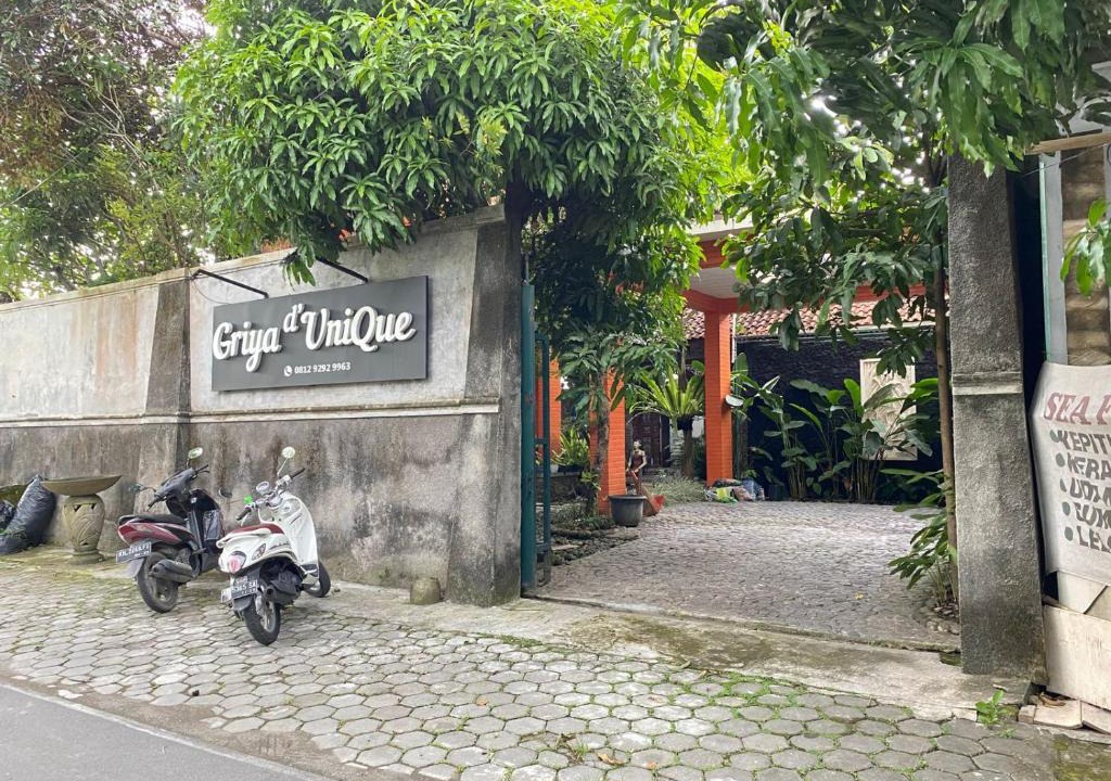 Colomadu Villa | Homestay Villa Unique Solo