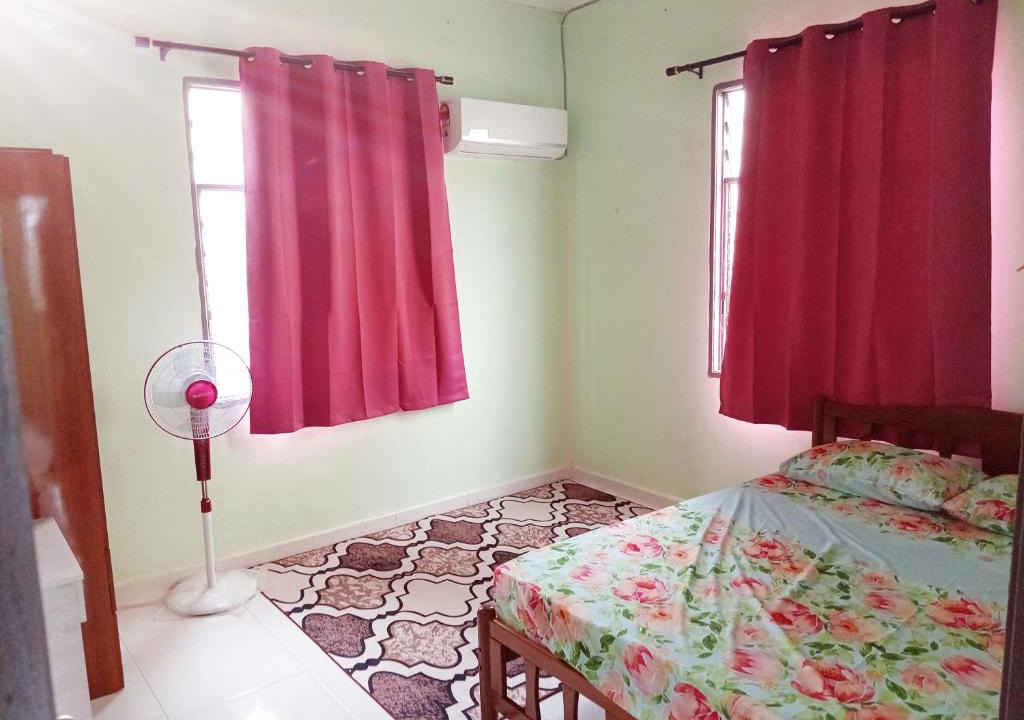 Kawasan Perindustrian Chendering House | Homestay Wan Z