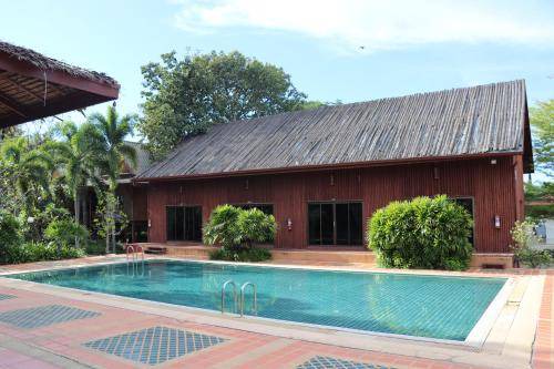 Si Prachan Hotel | Hotel ∙ 2 guests