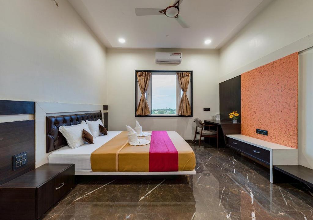 Dhule Hotel | Hotel Chandradeep Regency
