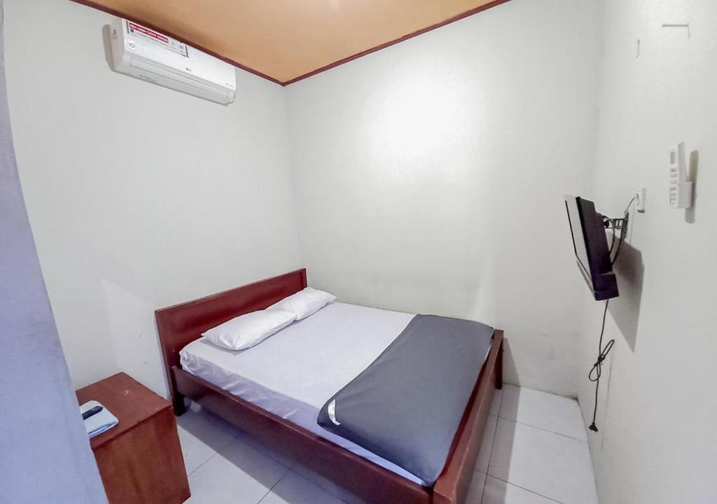 Nganjuk Hotel | Hotel Gerung 2 near Luwes Mall Nganjuk