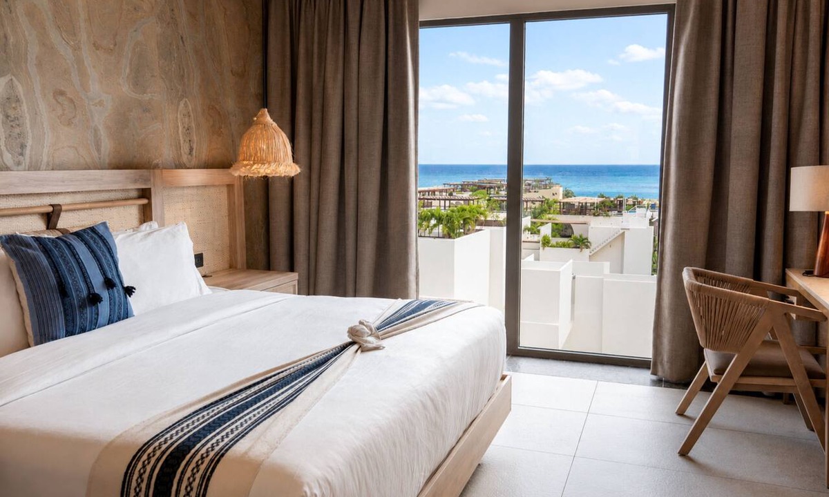 Downtown Hotel | Hotel Indigo Playa Del Carmen by IHG