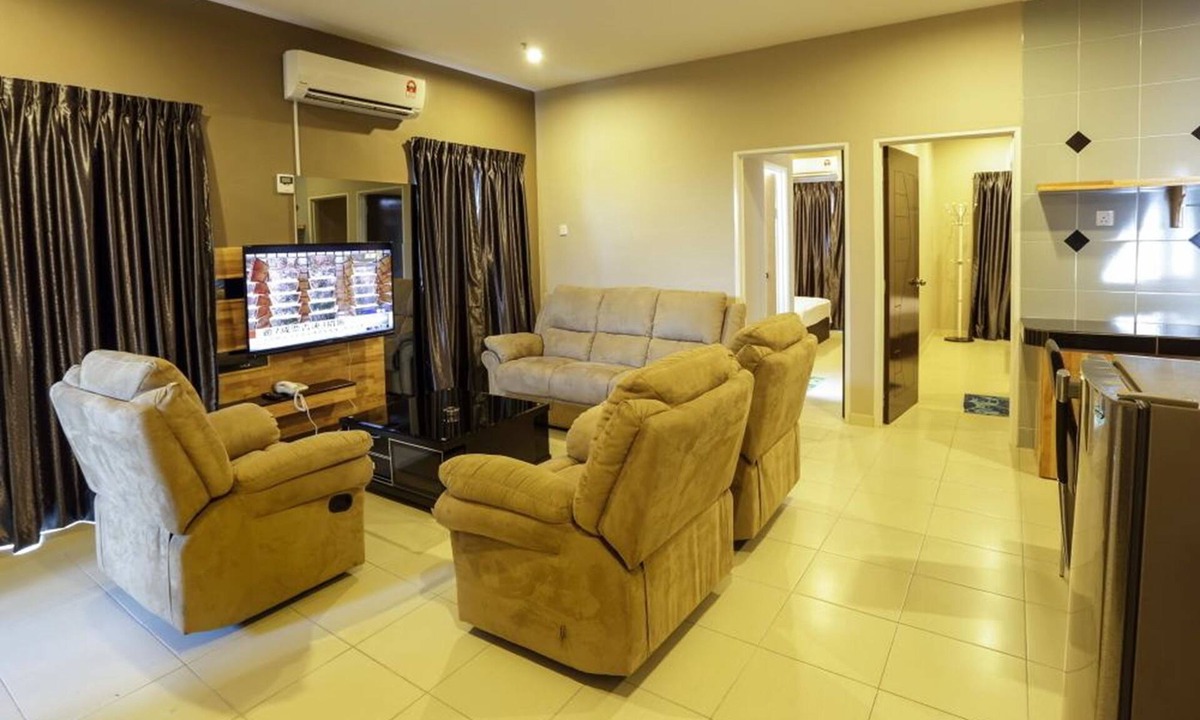 Taman Pengkalan Jaya Hotel | Hotel Suria 18