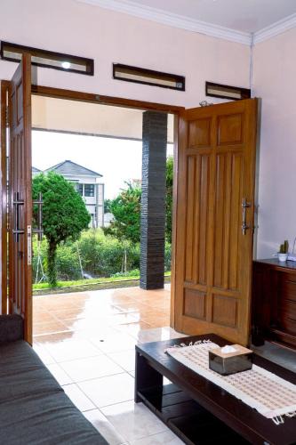 Lembang Villa | House of Manoko