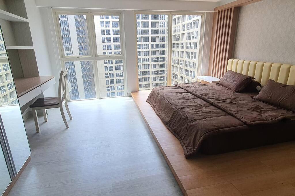 Medan Apartment | Huge Family Room 94m2 Jati Junction - Pool & Gym