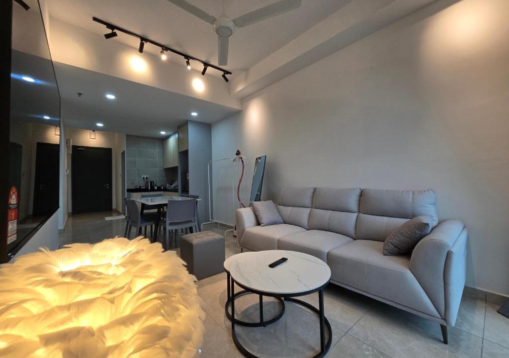 Taman Jubilee Apartment | ICC Ipoh Bond Suites by Merveille Louise