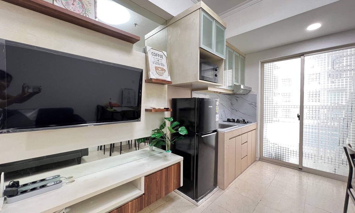 Jakarta Apartment | Cozy Homey 2-bedroom apartment direct to Central Park Mall and Neo Soho Mall