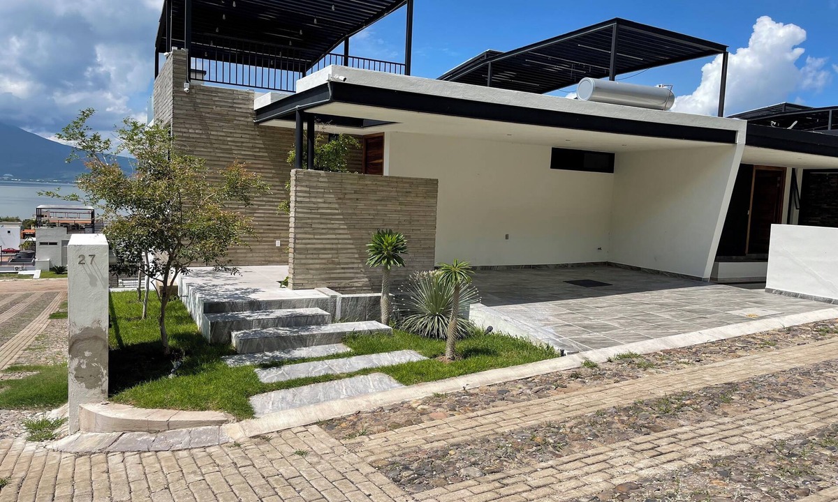 Jocotepec House | Immerse yourself in luxury at our exclusive lakeside retreat at Chapala Lake