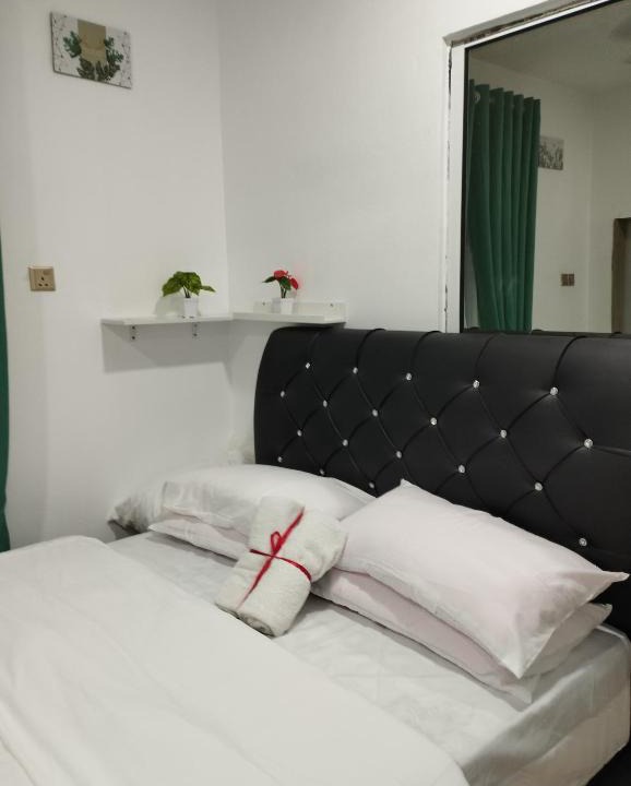 Kota Bharu House | Inap Idaman 6 Queen Bed Near HUSM
