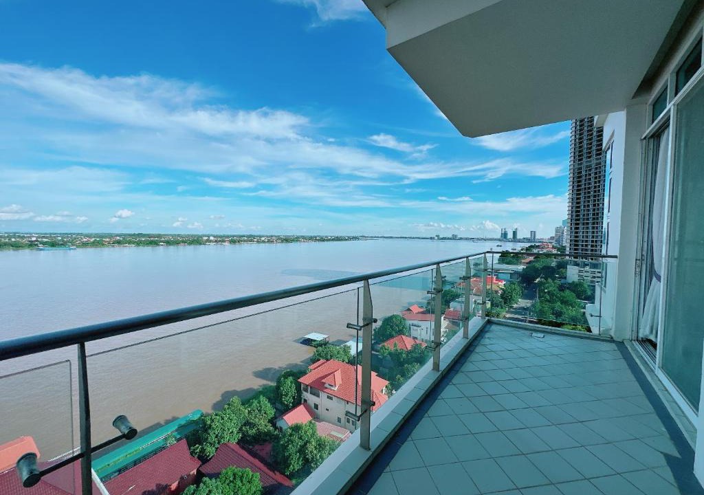 Ruessei Kaev Apartment | Infinity 28 Hotel and Residence