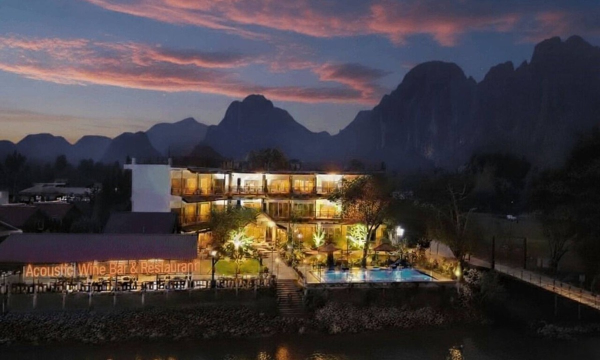 Vang Vieng Resort | Intimate Riverside Resort