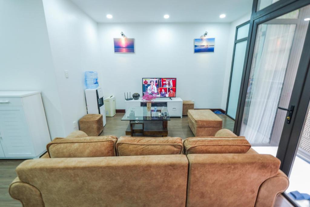 Ngoc Khanh Apartment | Investland - Kim Ma, Dao Tan, Street Near Daewoo, Lotte and Vinhomes Metropolis, One, Two Bdr