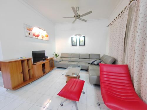 Lahat House | Ipoh Cheriah Homestay 15pax