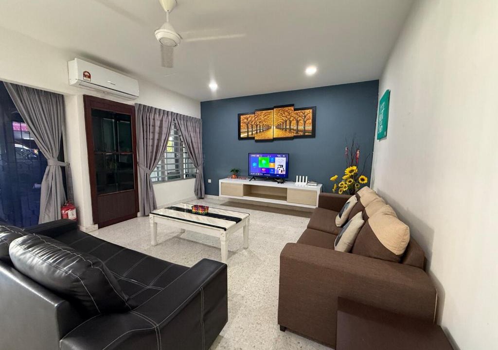 Taman Kemuncak House | Ipoh Garden 4BR 10Pax