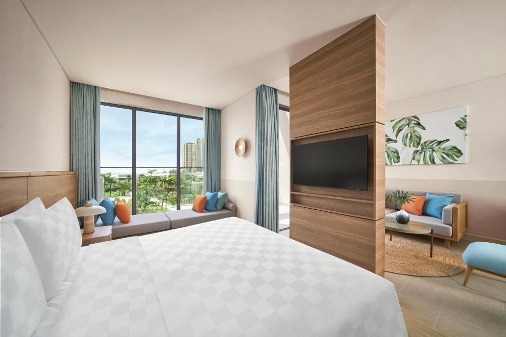 Phuoc Thuan Hotel | IXORA Ho Tram By Fusion