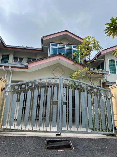 Tanah Rata House | Jarzmin Double Story Homestay @ Royal Lily
