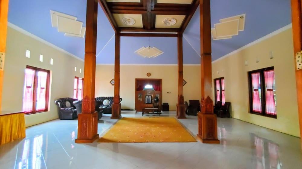 Borobudur House | JOGLO DHEPIS HOMESTAY & RESTO
