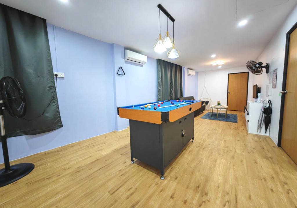 Empat Apartment | Jonker 14-18pax 3BR, KTV Room, Dart & Snooker