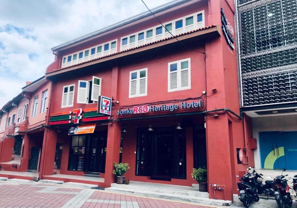 Tetek Hotel | JonkeRED Heritage Hotel