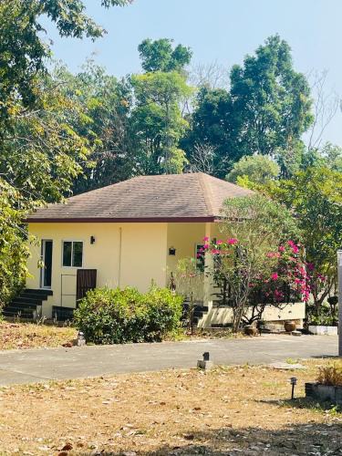 Ko Chang House | Jungle Breeze Bungalow 8A, Fast WiFi, Quiet Retreat