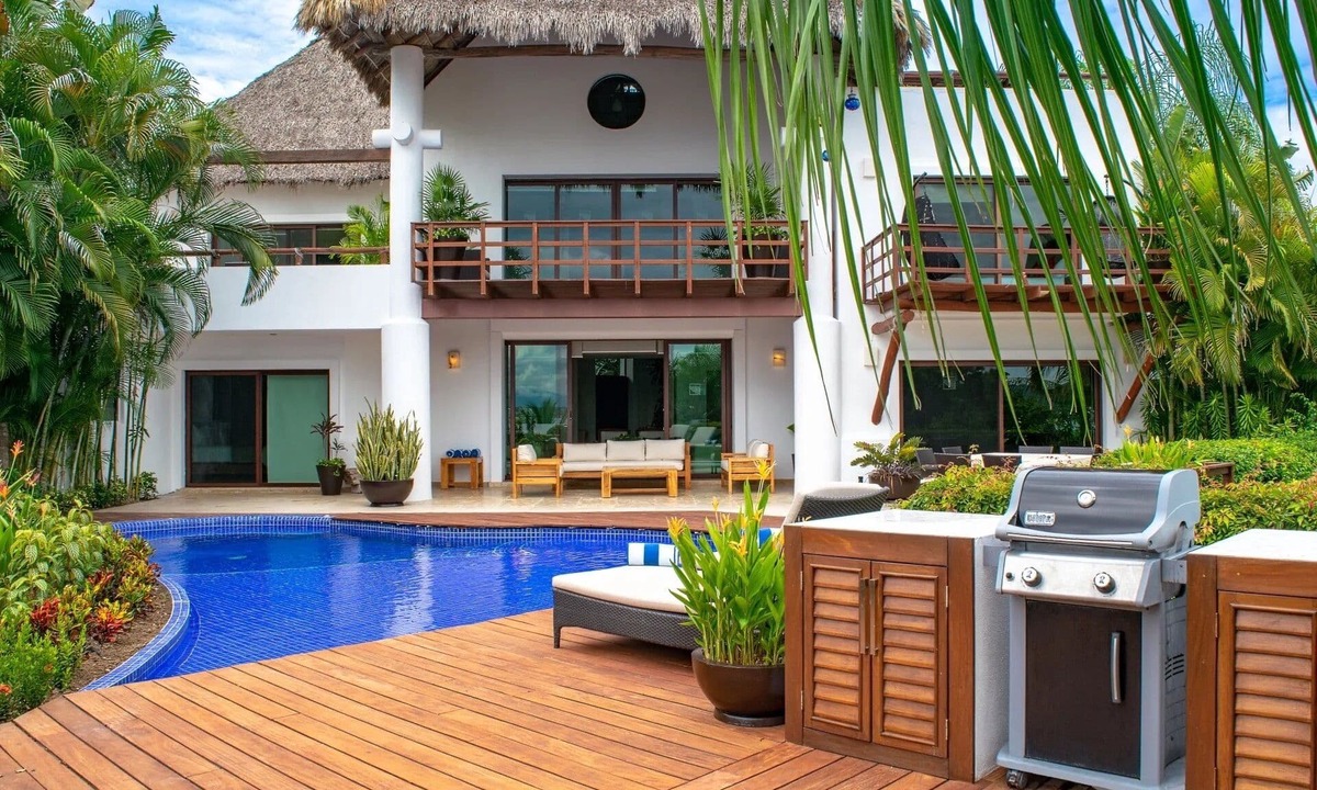 La Puntilla Villa | Kovay Gardens Resort Villa Steps away from the Ocean & Beach & PRIVATE POOL!