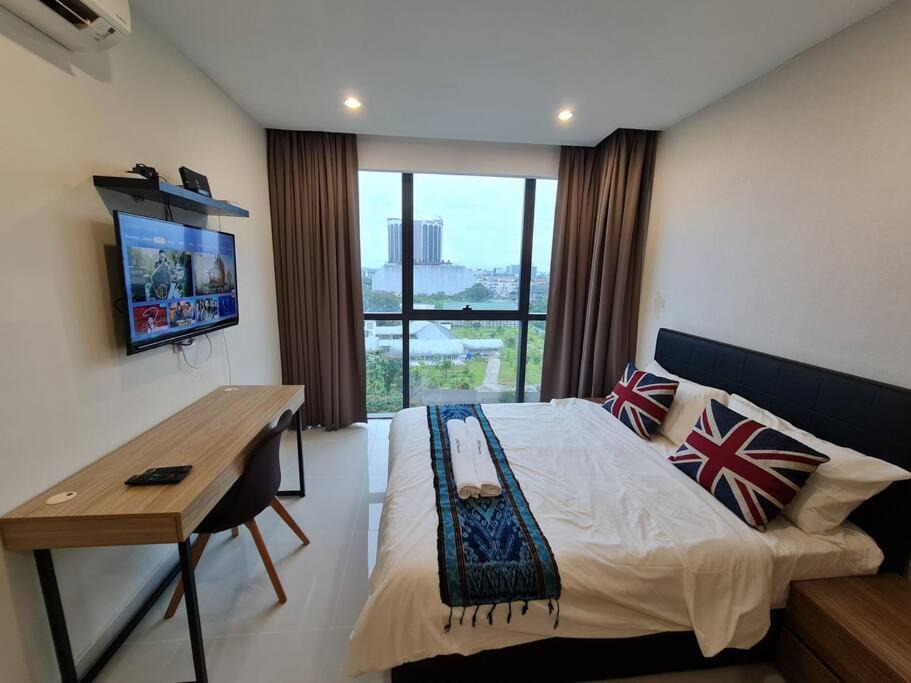Batu Lintang Apartment | Kozi Square 2paxs Studio Mountain View with Pool 5D