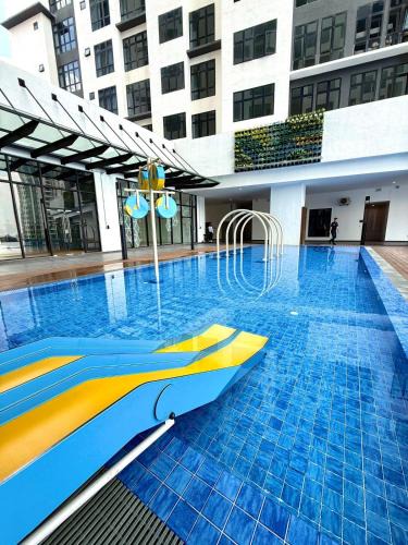 Taman Century Apartment | KSL Cozy Couple Suites B By STAY