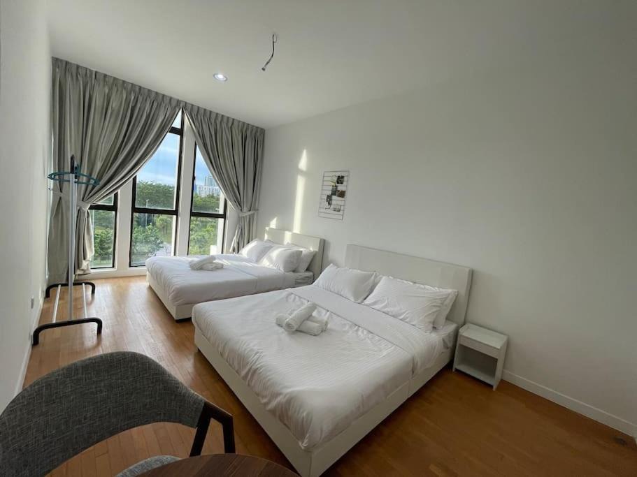Iskandar Puteri Apartment | Ktv！Pool！3 Bedroom 3.5 Bathroom 25pax 2600sf
