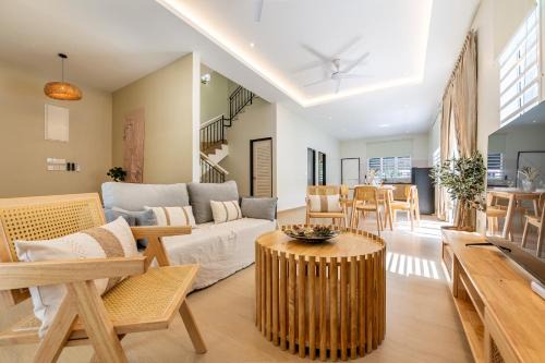 Batu Ferringhi House | La Ferringhi Villa - Ryokan Collection, by ALV