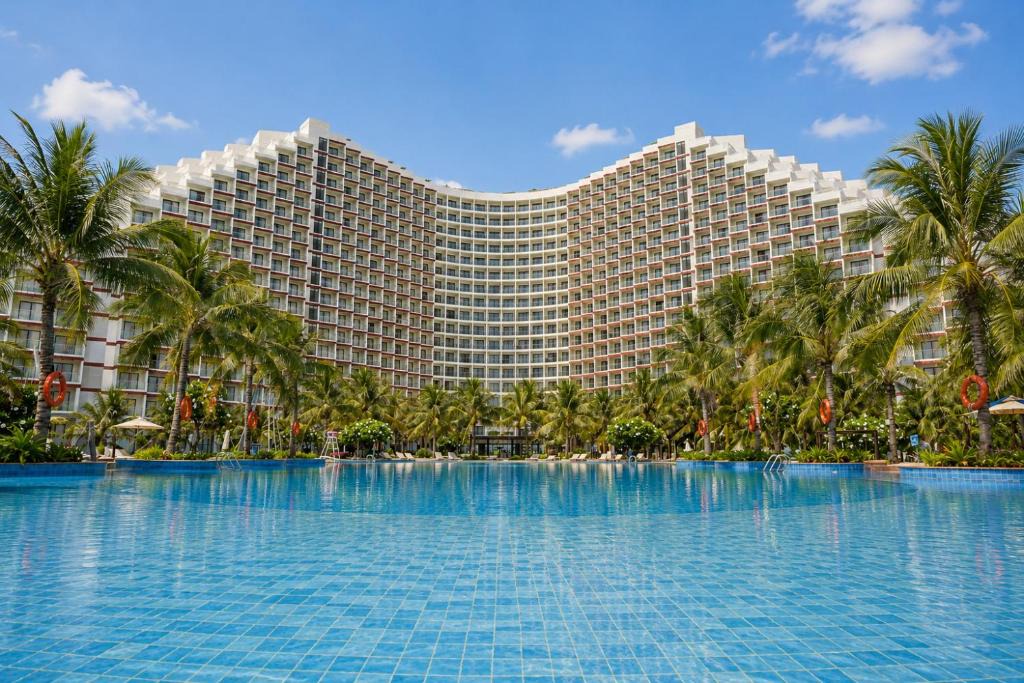 Cam Ranh Hotel | Lagoon Beach Of The Arena Cam Ranh - Free room upgrade