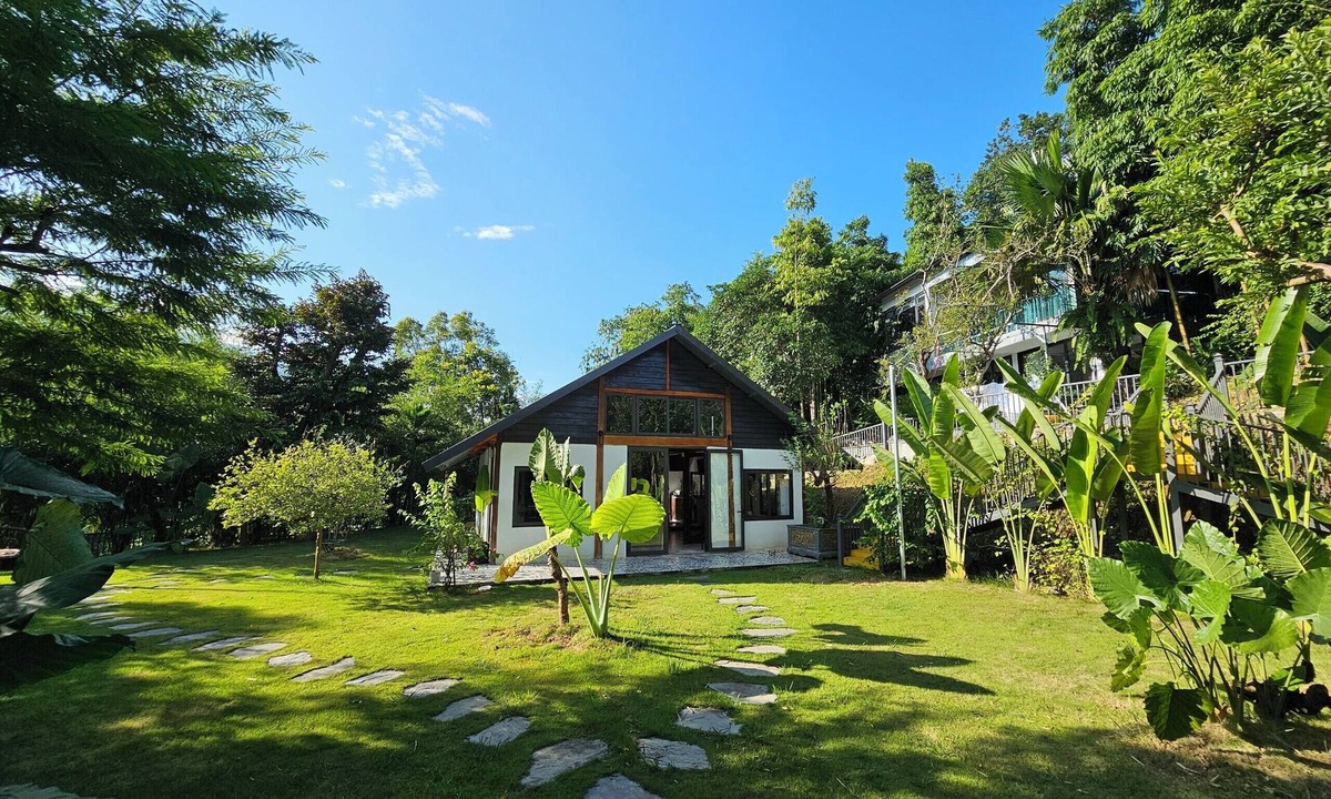 Ha Giang Bed & Breakfast | Lake House
