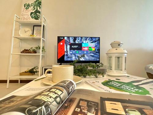 Seri Tanjung Pinang Apartment | Landmark Superb Coastline View Studio # Netflix # Fast Wifi # Atari